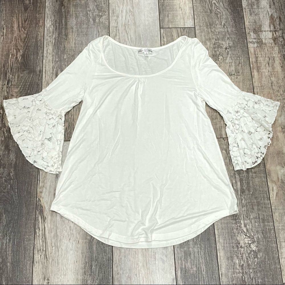 Stem & Vine Blouse White Style T9886M 3/4 Sleeve Lace Detail Size Medium
